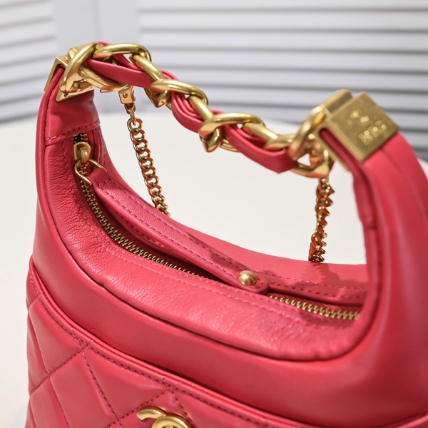 シャネルバッグ角部分ディテール